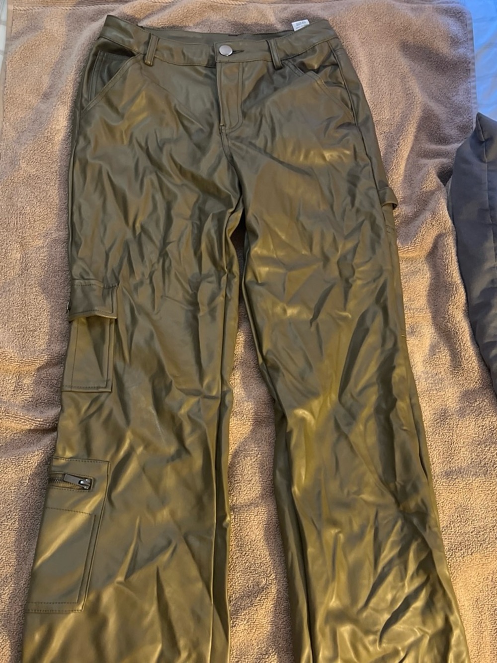 Ci Sono Olive Green Straight-Leg Women's Pants with Cargo Pockets